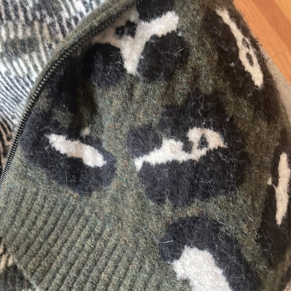 ZADIG & VOLTAIRE Green Animal Print Zip up Sweater with Hood M/L - Picture 6 of 6